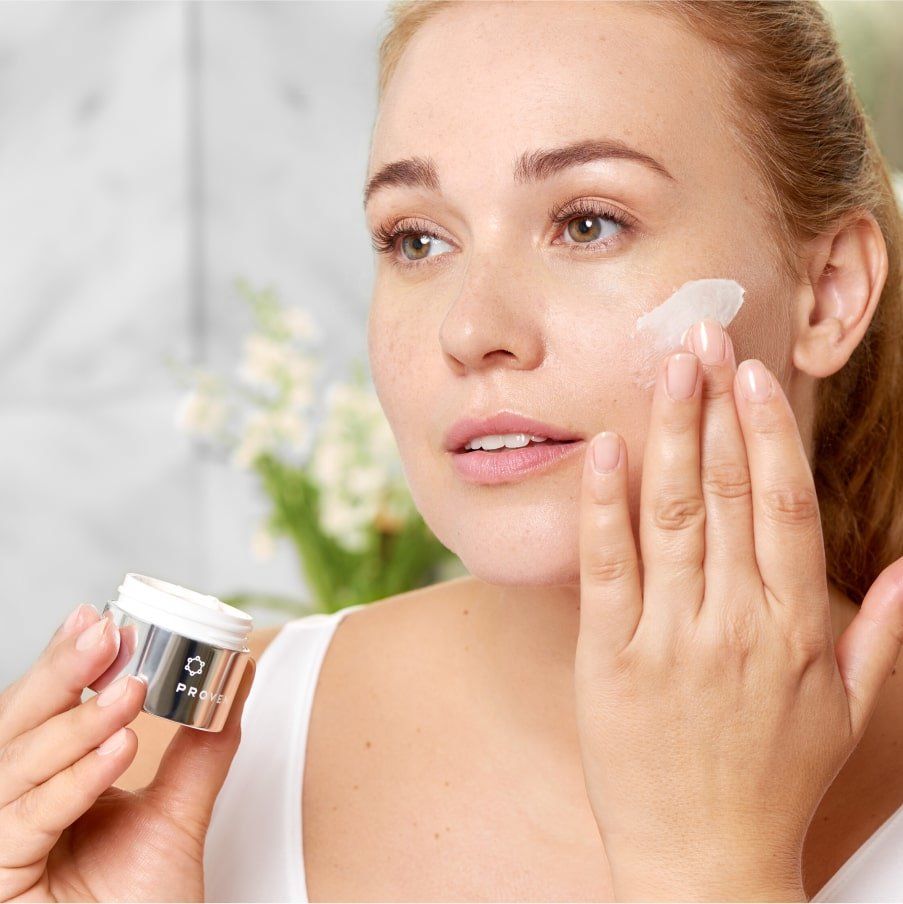 Hydrating night cream for dry and sensitive skin
