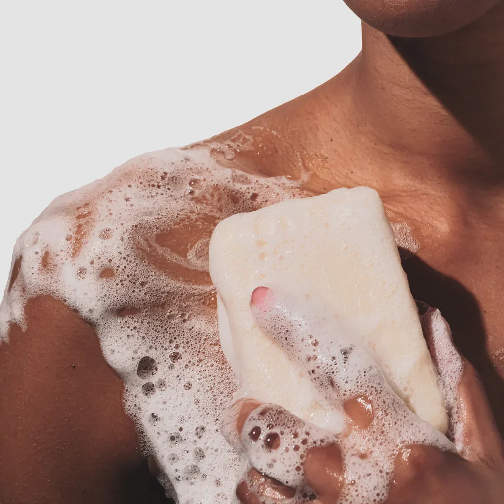 Moisturizing body soap bar with natural oils